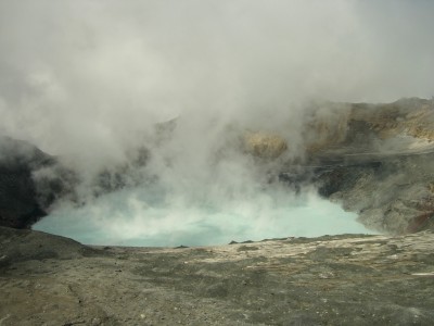 MtRuapehu crater.jpg